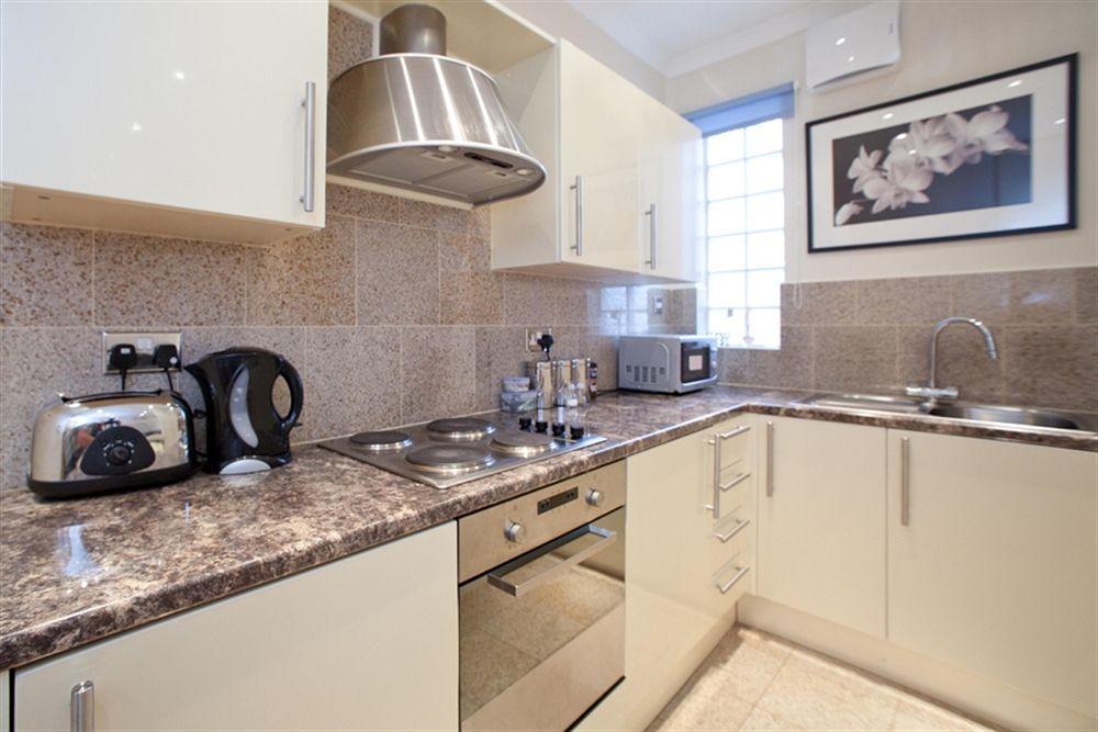 Milestone Apartments Лондон Екстериор снимка