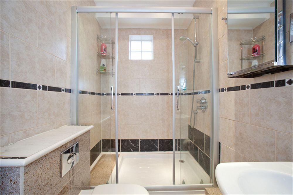 Milestone Apartments Лондон Екстериор снимка