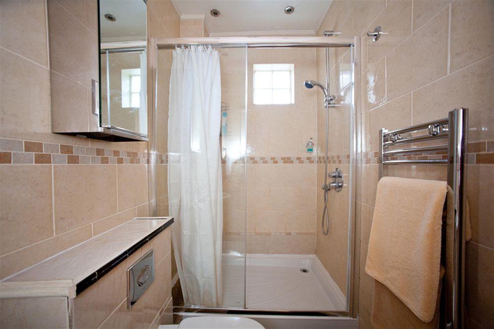 Milestone Apartments Лондон Екстериор снимка