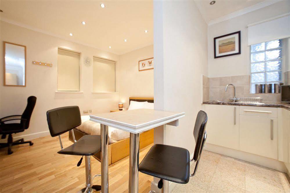Milestone Apartments Лондон Екстериор снимка