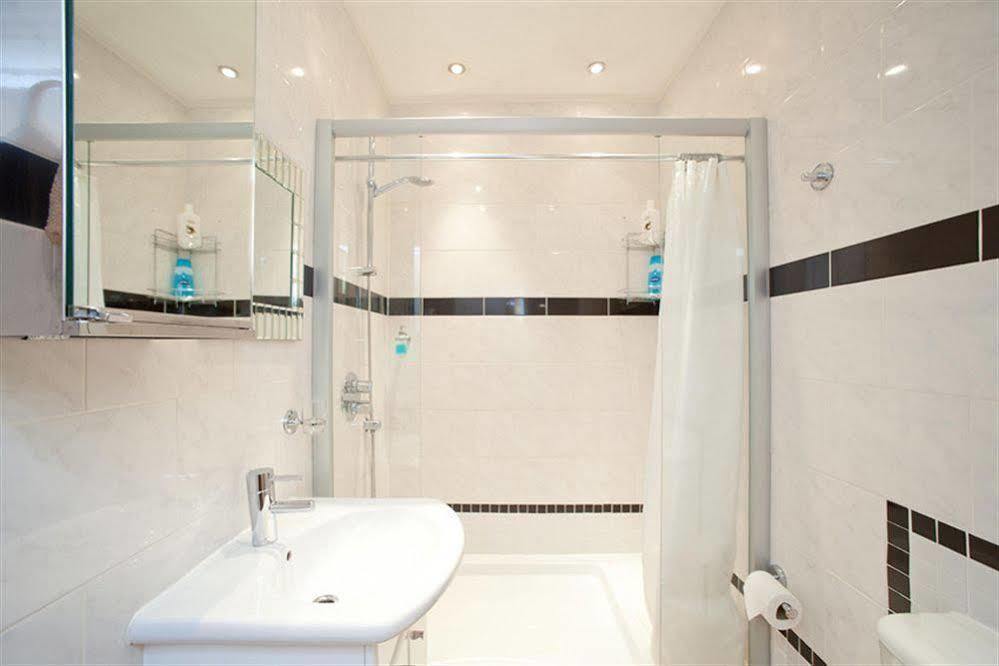Milestone Apartments Лондон Екстериор снимка