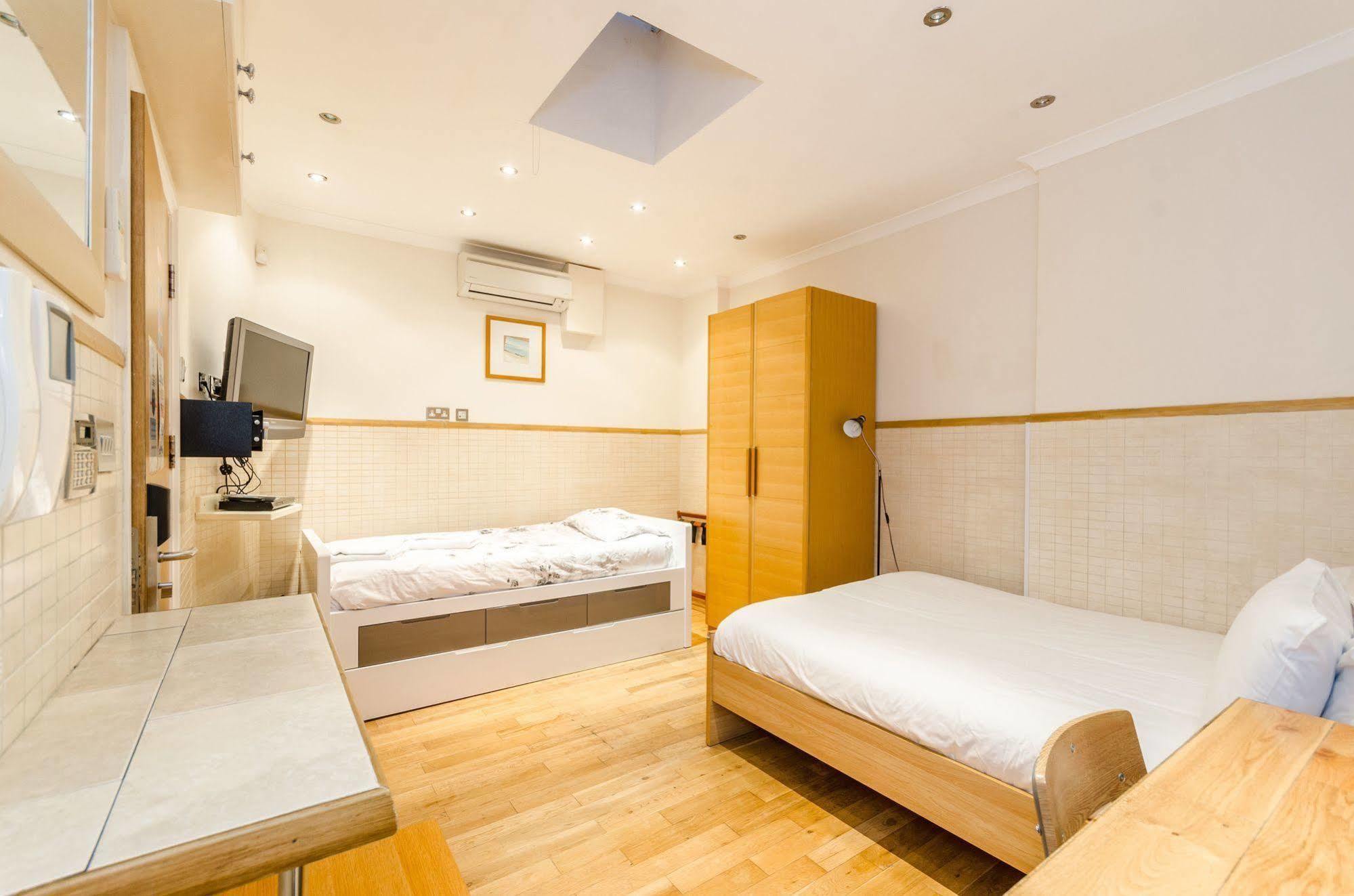 Milestone Apartments Лондон Екстериор снимка