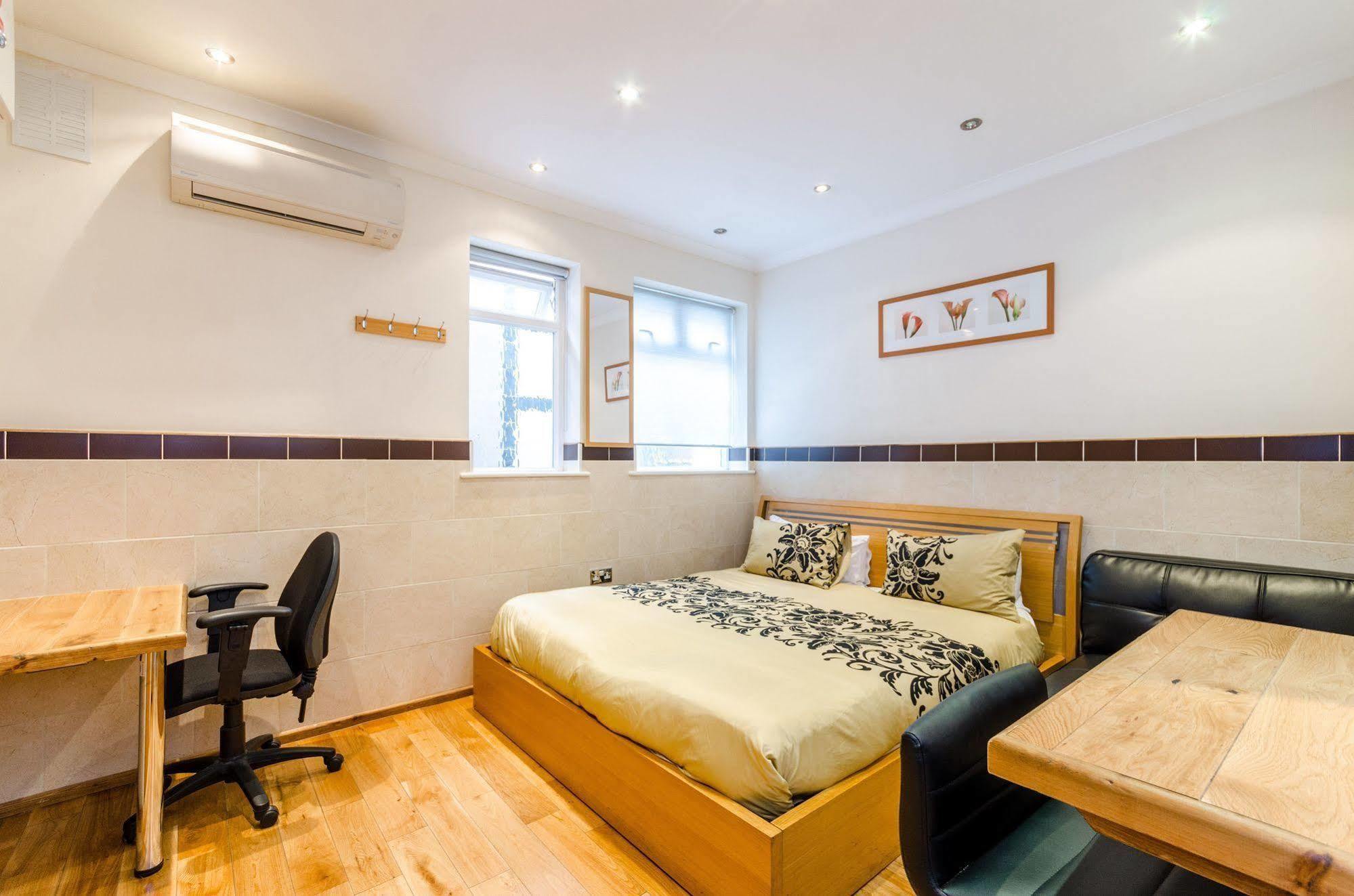 Milestone Apartments Лондон Екстериор снимка
