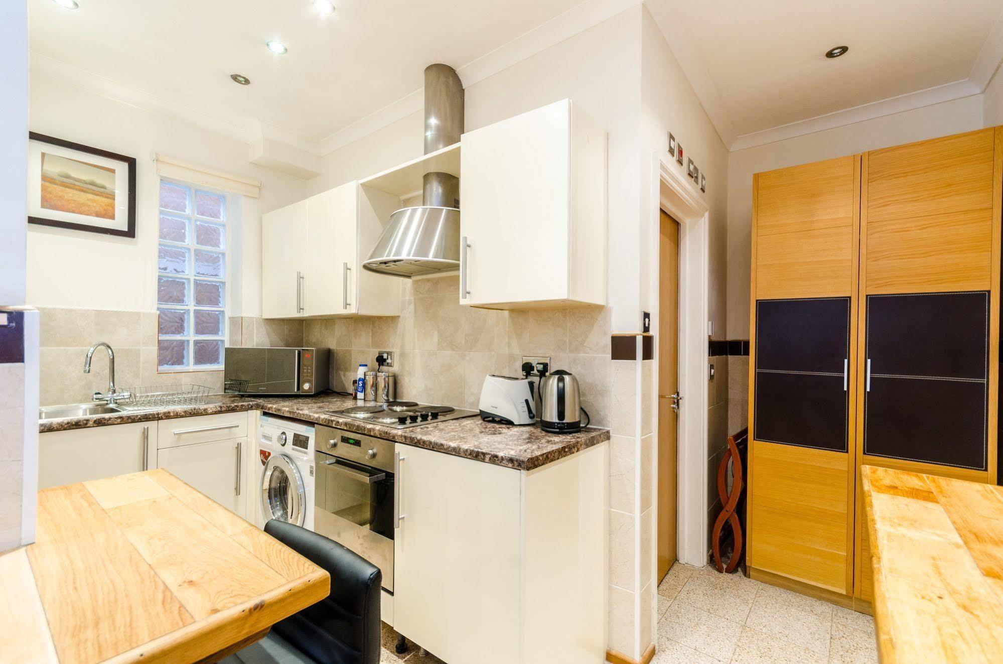 Milestone Apartments Лондон Екстериор снимка