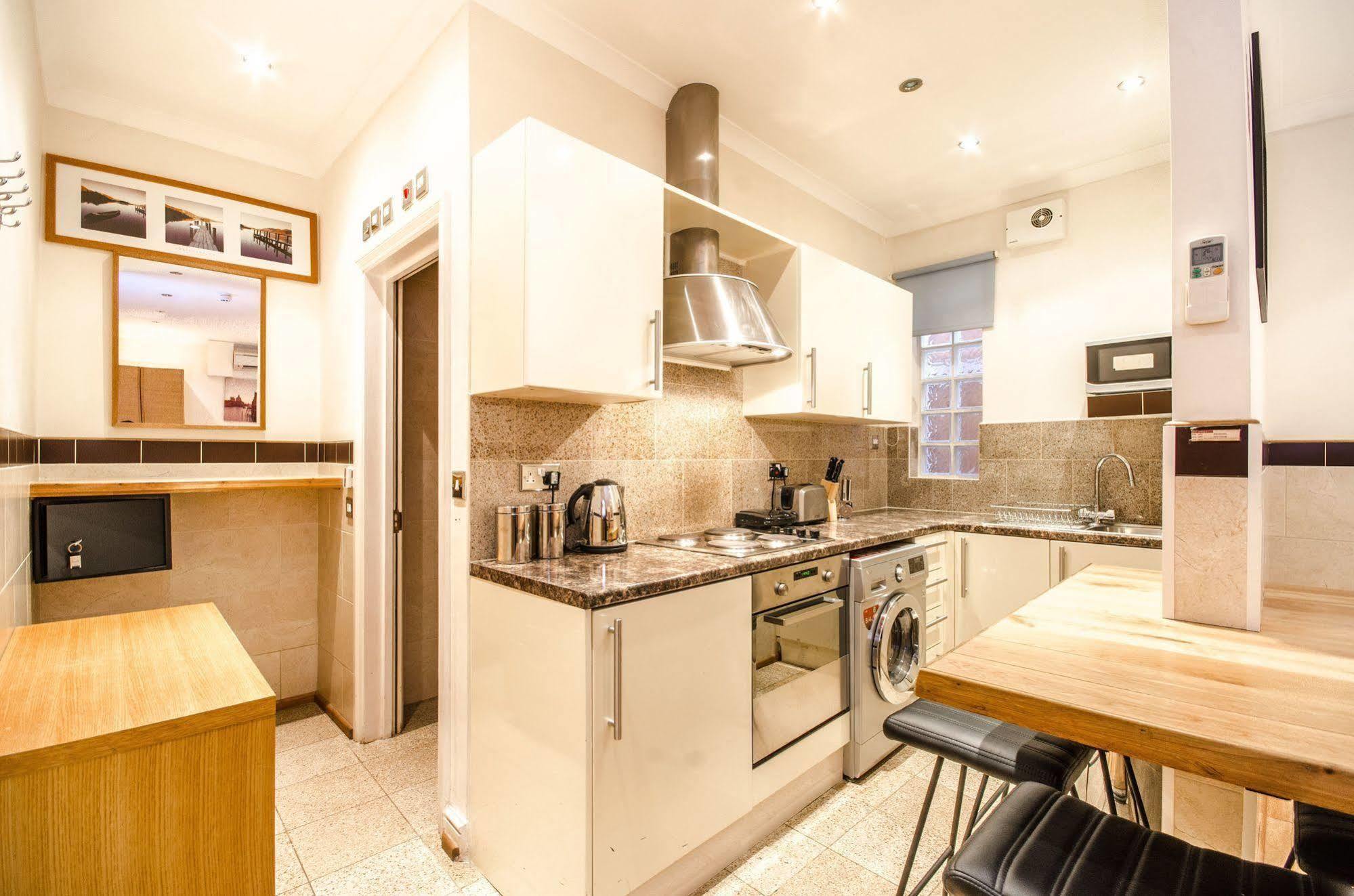Milestone Apartments Лондон Екстериор снимка