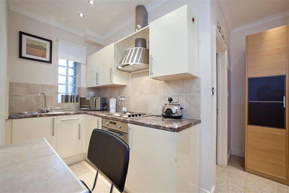 Milestone Apartments Лондон Екстериор снимка